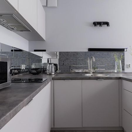 One Bedroom Apartment With A Balcony - Dietla 109 Street クラクフ エクステリア 写真